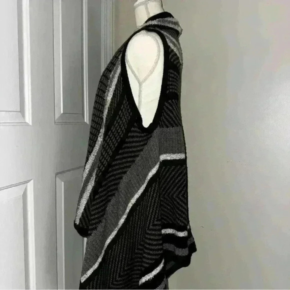 A.N.A Black & Gray Striped Knit Sleeveless Open Front Cardigan Women’s Medium - Picture 4 of 10